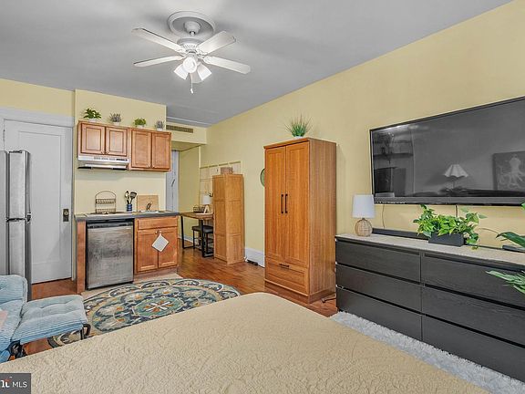 2nd image of 1324 Locust St APT 703