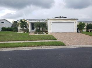 3930 Manatee Club Dr, Ruskin, FL 33570