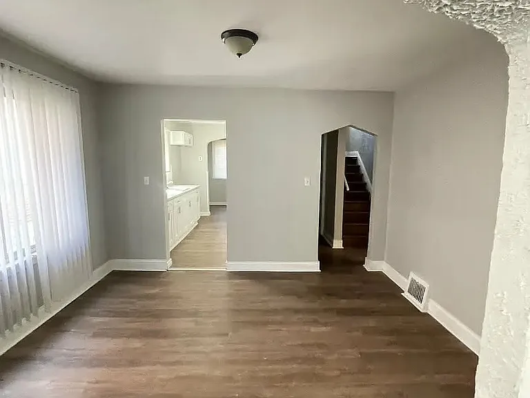 16219 Northlawn St — Photo 2