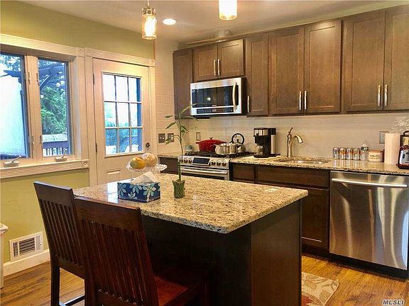 5th image of 155 Babylon Ave