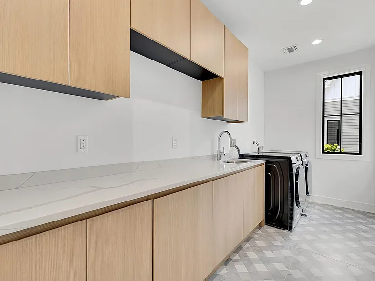 16 Feldman Ct — Photo 18