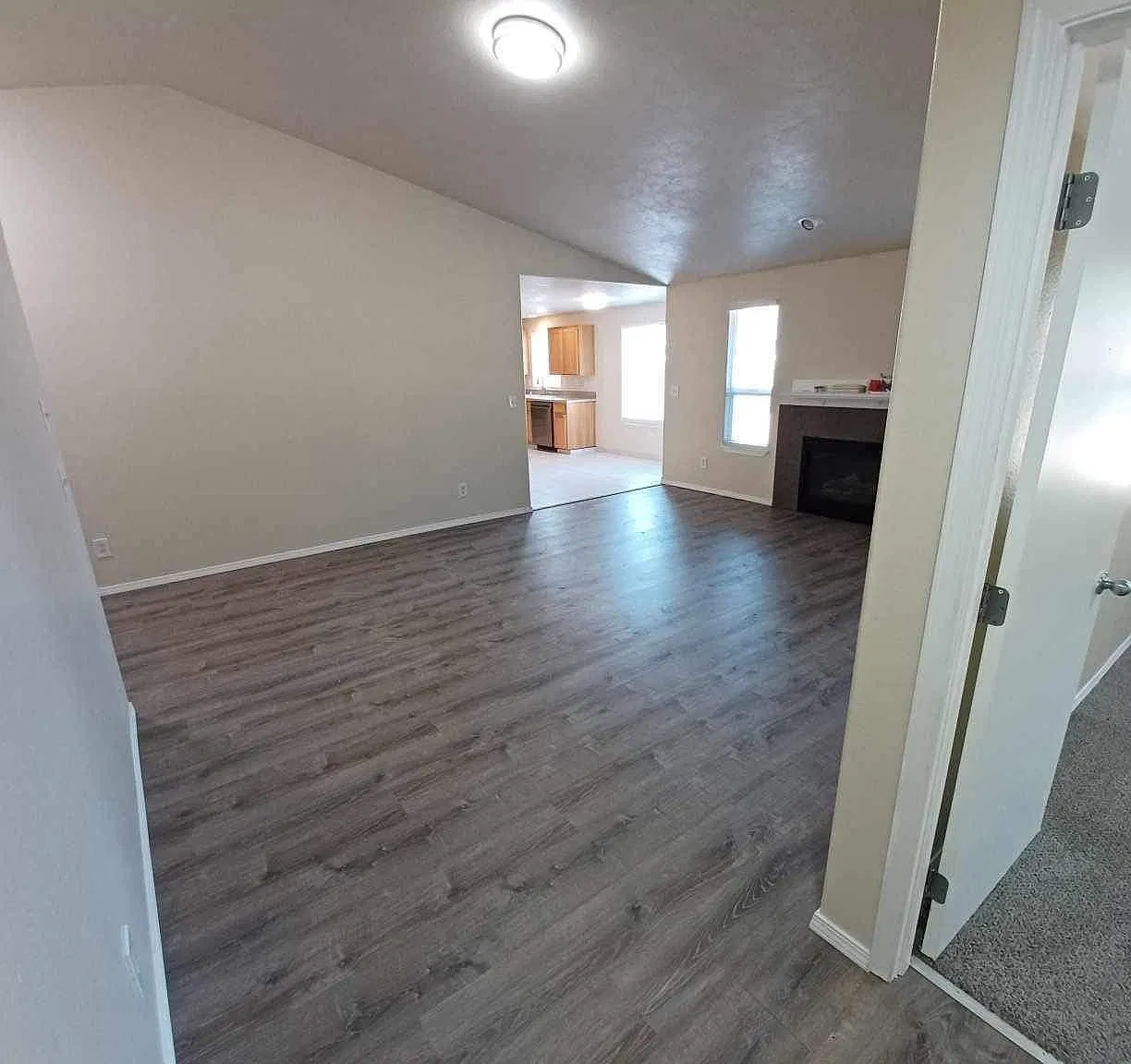 3 bed, 1316 sqft, $2,200 — Photo 3