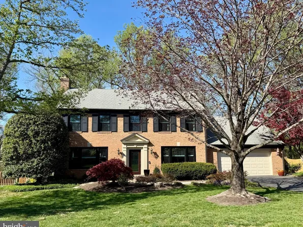 9708 Spring Ridge Ln, Vienna, VA 22182