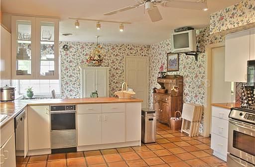 4th image of 26 Formosa Ave
