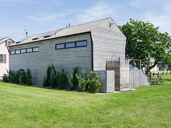 2nd image of 100 Deforest Rd Unit 719