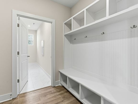 4th image of 1429 Charles Dr