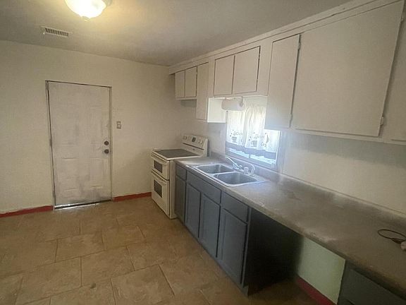 2nd image of 1206 E 5th St