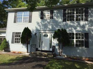 14 Ashburn Dr, East Stroudsburg, PA 18301