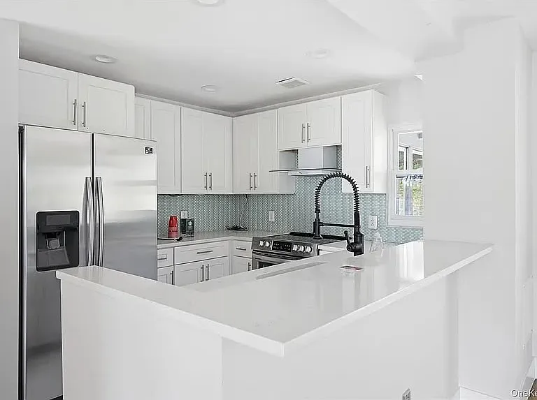 38 Marjorie Dr #O — Photo 9