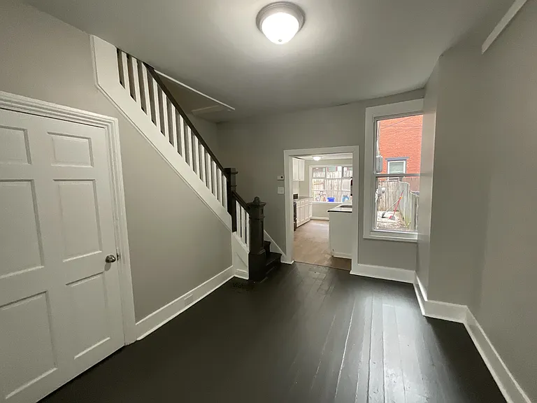 1005 Green St — Photo 3