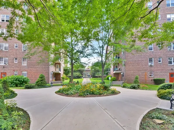 3750 Hudson Manor Terrace image 22 of 27