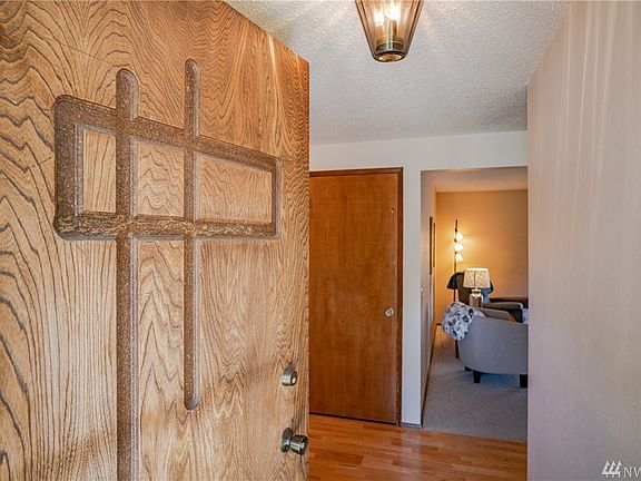 4th image of 776 N Jerome Ln
