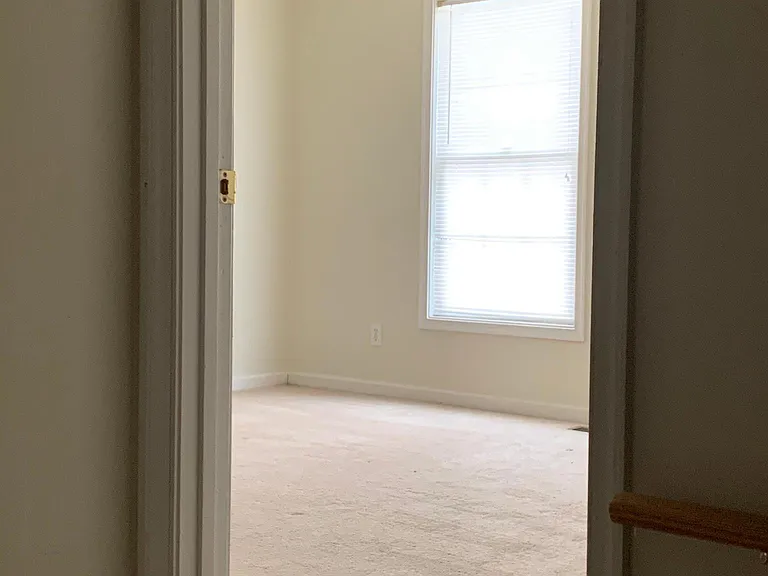162 Lee St — Photo 23