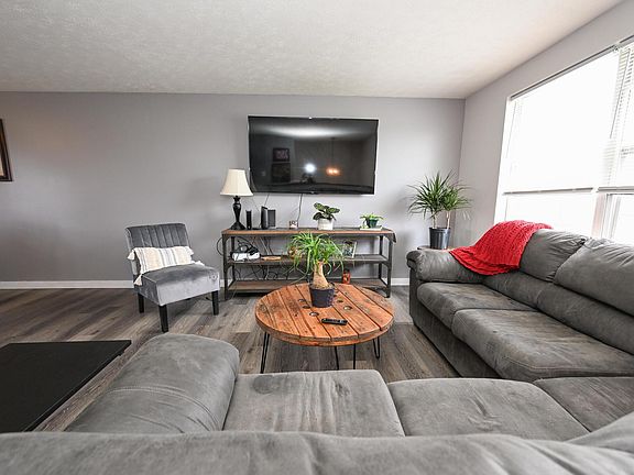 5th image of 2079 Opal Ln
