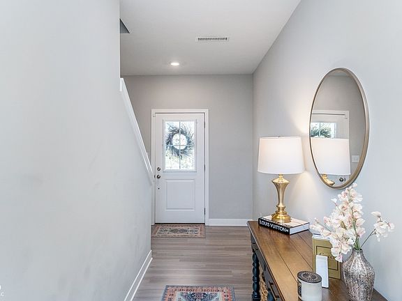 3rd image of 3016 Gibbert Ln