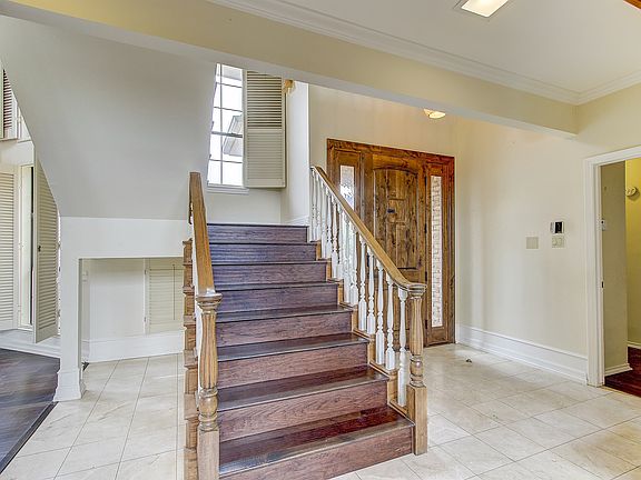 5th image of 2205 Shari Ln