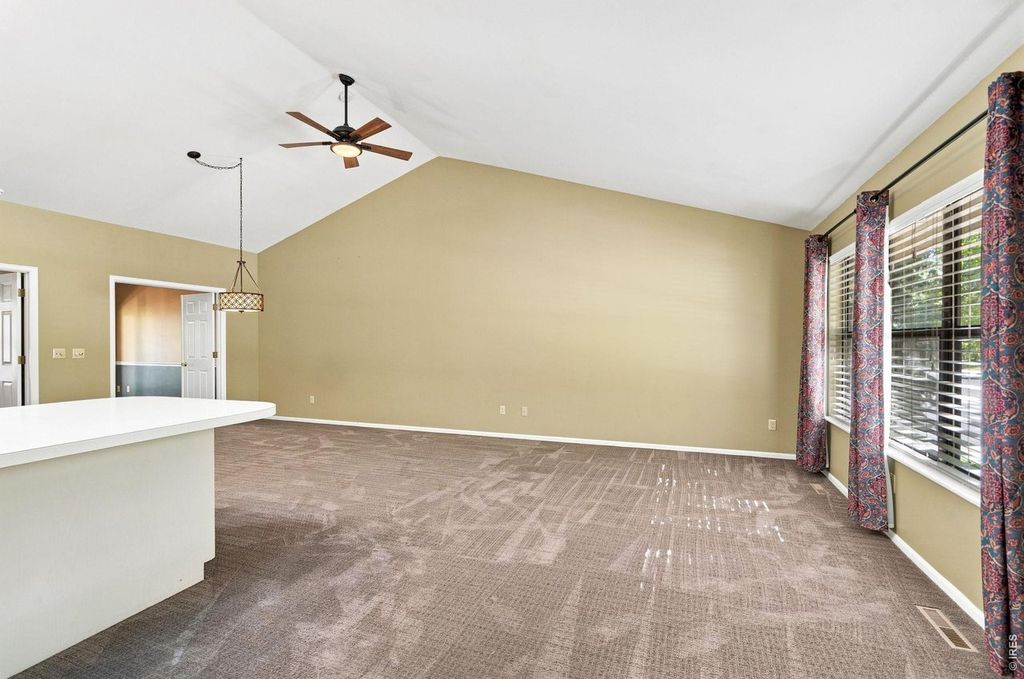900 Shire Ct
