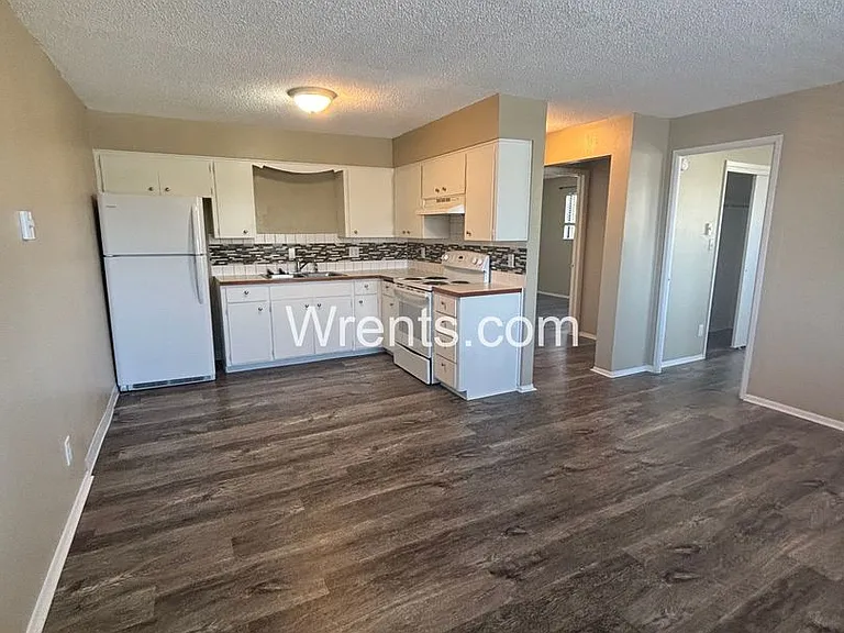 2106 W 1st Ave — Photo 14