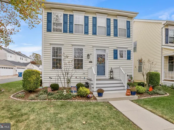 26072 Flintonbridge Dr, Chantilly, VA 20152