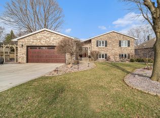 3002 Sunrise Dr, Crown Point, IN 46307