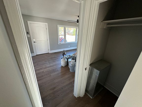 4th image of 204 N Edinborough St