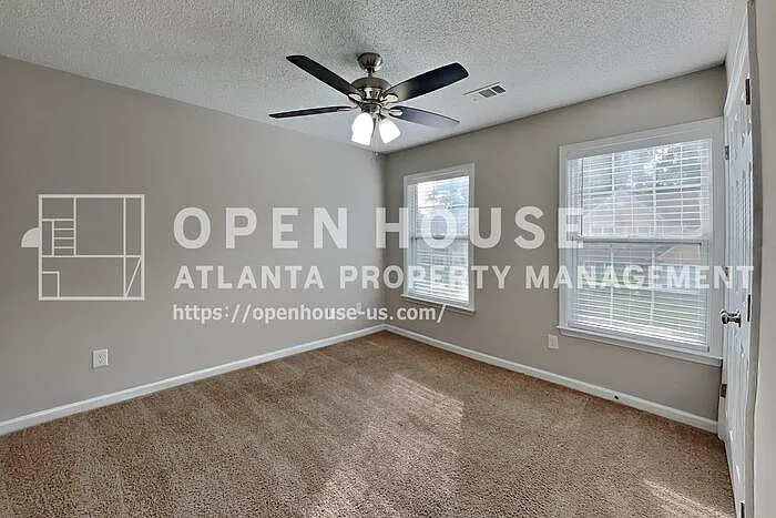 596 Lullingstone Dr SE — Photo 16