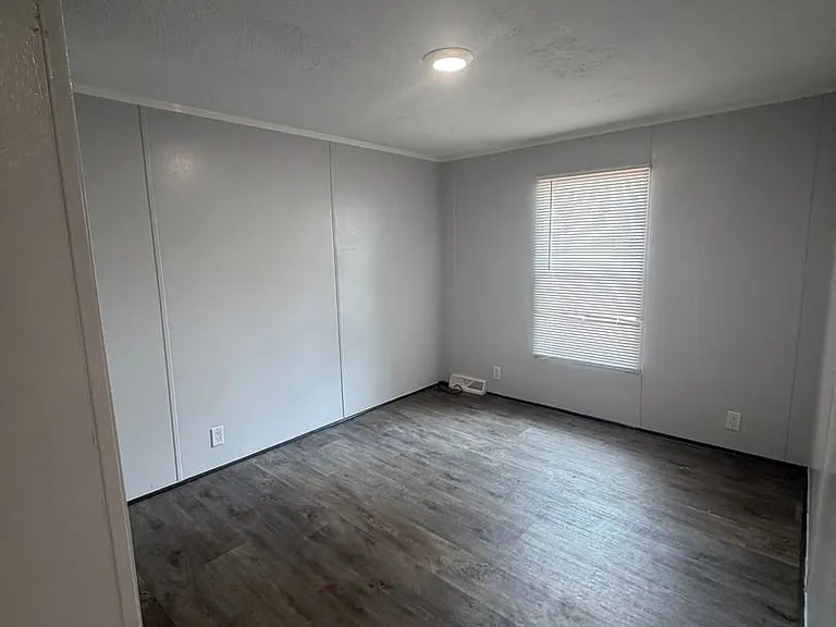 1105 S Rogers St — Photo 47