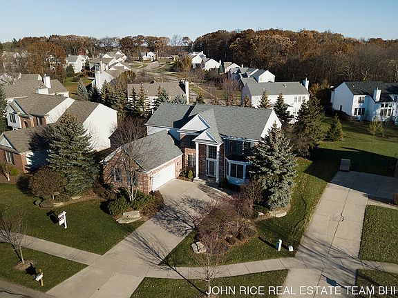 2nd image of 170 Donnybrook Ct NE