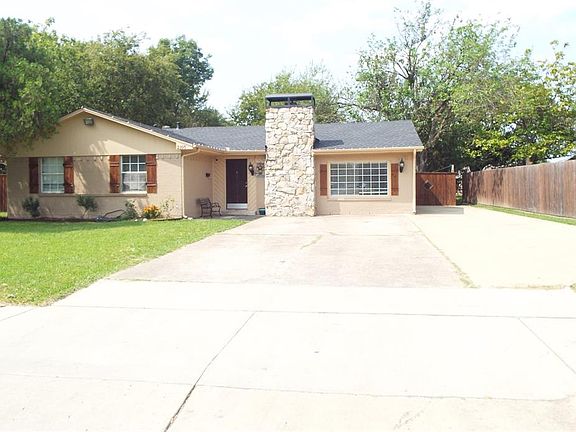 2nd image of 2105 Narobi Pl