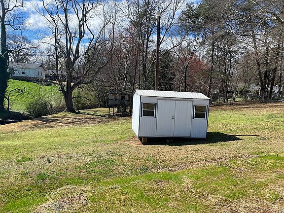 Storage building 