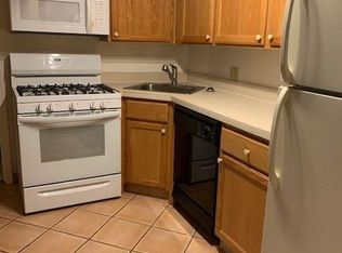 100 Hoyt St #T4, Stamford, CT 06902