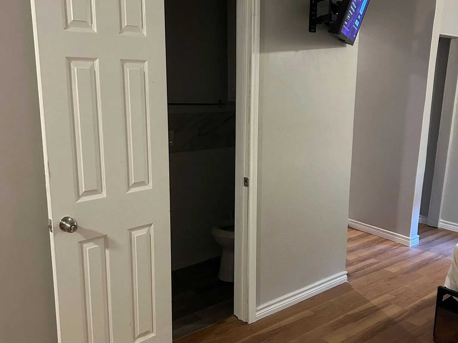 4 bed, 2.0 bath, 1300 sqft, $1,226 — Photo 4