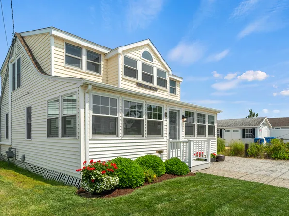 98 Old Mail Trail, Westbrook, CT 06498