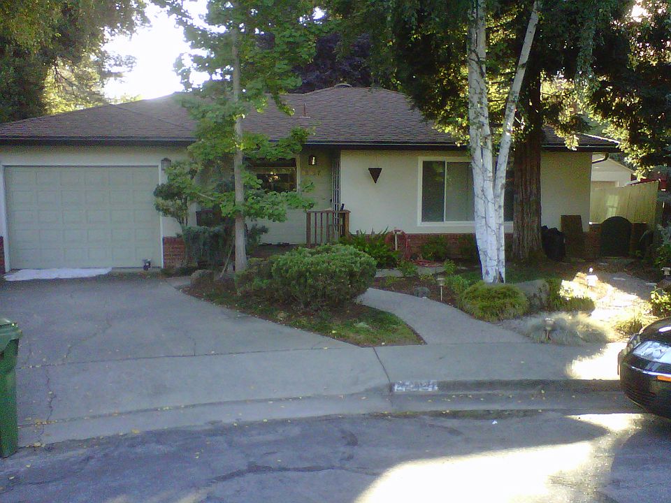 1st image of 22427 Moyers St