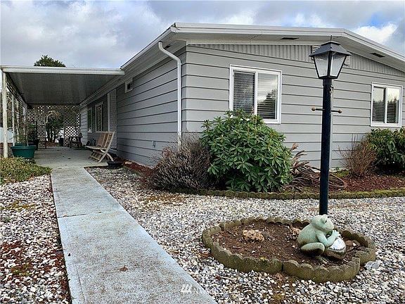 2nd image of 1703 Alonda Ln NE