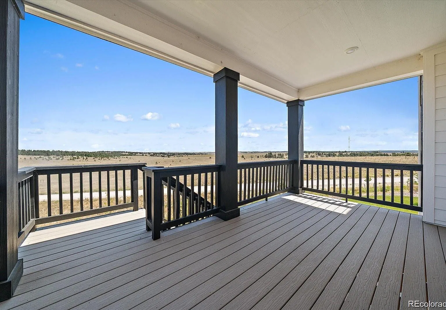 4 bed, 2.5 bath, 2490 sqft, $3,600 — Photo 4