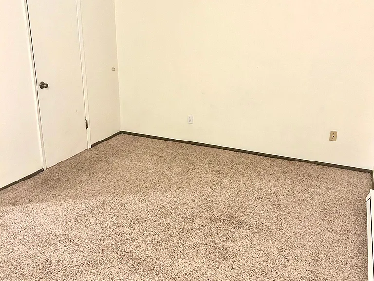 6109 N Colton St #13 — Photo 3