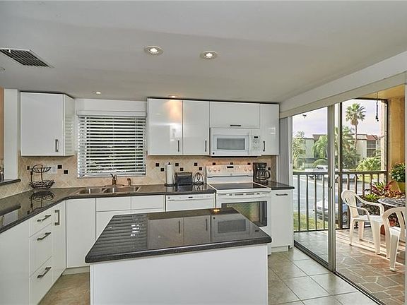 2nd image of 3077 Casa Del Sol Cir APT 209
