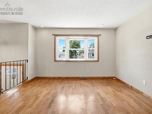 4th image of 4022 Colony Hills Cir