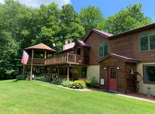 230 Round Pond Rd, Union Dale, PA 18470