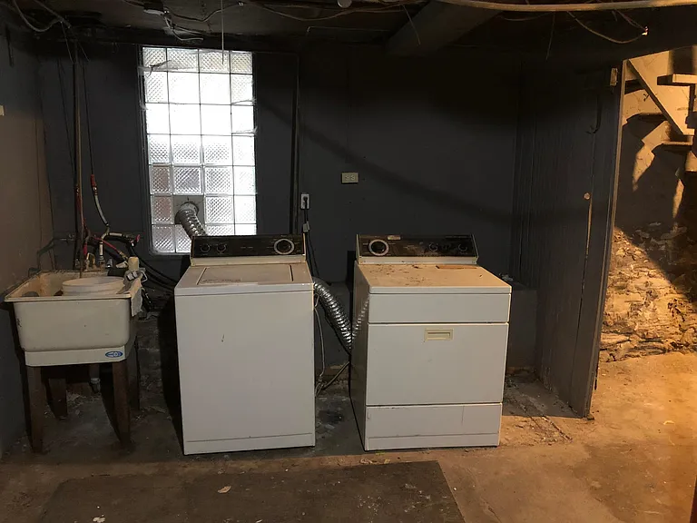 70 Pasadena St — Photo 22