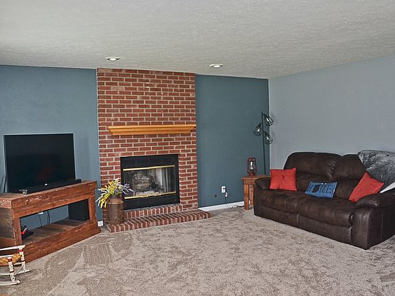 3rd image of 4817 Admirals Pointe Dr