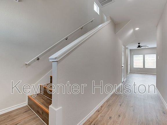 4th image of 8202 Homewood Ln #A