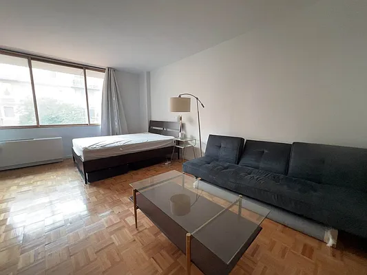 Rented by SERHANT. | media 13