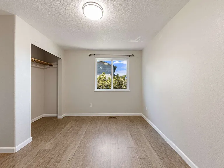 627 W Main St — Photo 13