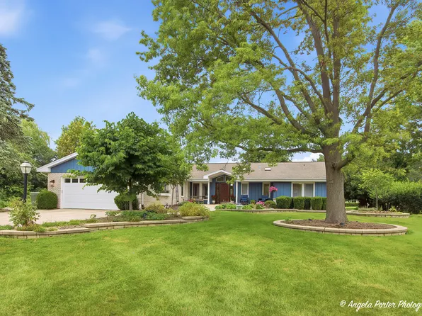 1110 Lake Shore Dr N, Barrington, IL 60010
