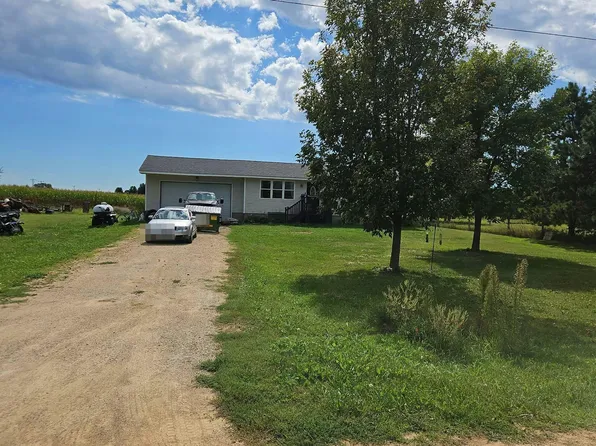 14749 255th St, Lindstrom, MN 55045