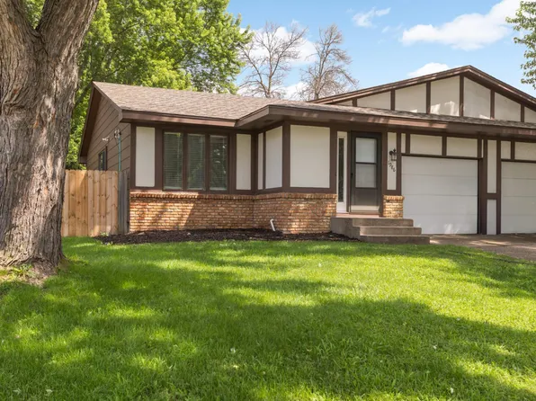 1986 McKnight Rd N, North Saint Paul, MN 55109