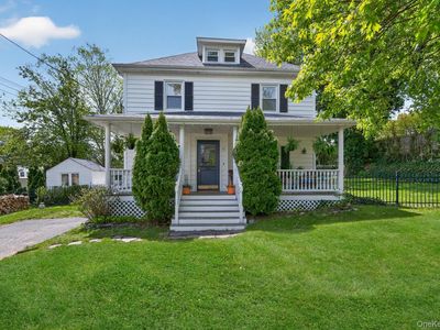 17 Riggs Place, Locust Valley, NY, 11560