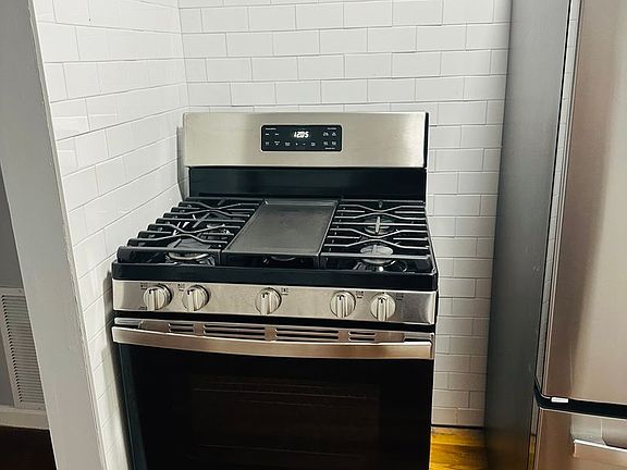 3rd image of 302-304 Howard Ave #2